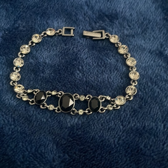 Givenchy Black/Gray Color Crystal Black/Gun Metal Bracelet 7.5” - Picture 1 of 15